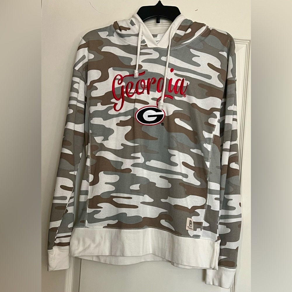 GEORGIA DAWGS!
PRESSBOX BY ROYCE APPAREL
WOMENS
SIZE MEDIUM